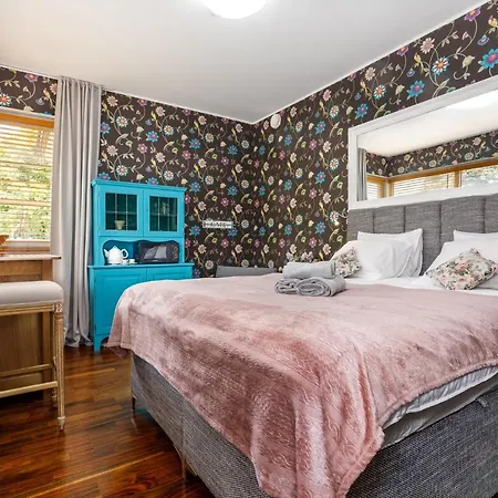 Aia Lägenhet Pärnu